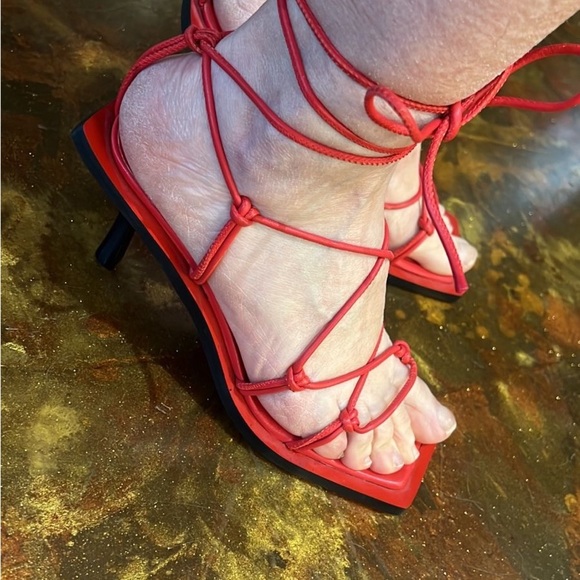 Elegant Red Stiletto Heels with Strappy Design - Picture 5 of 10